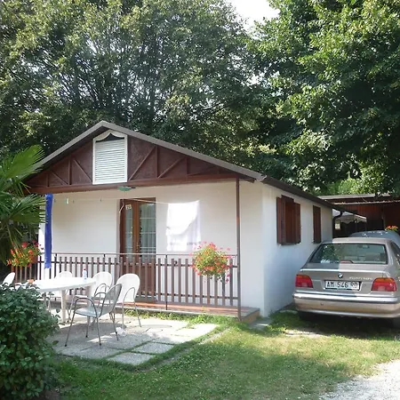 Semesterpark Camping Hotel Au Lac De Como *