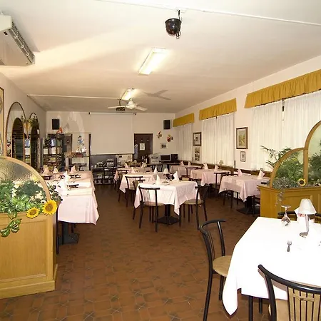 Semesterpark Camping Hotel Au Lac De Como Sorico