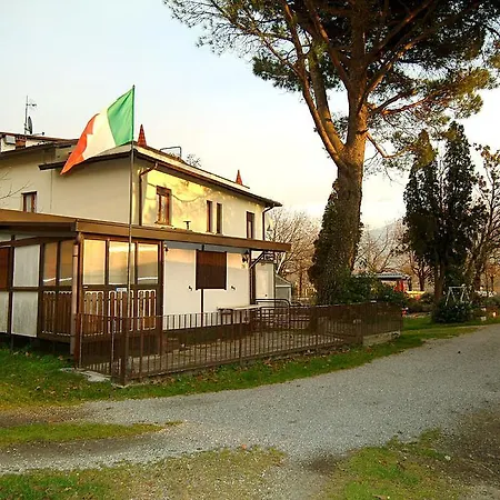 Semesterpark Camping Hotel Au Lac De Como