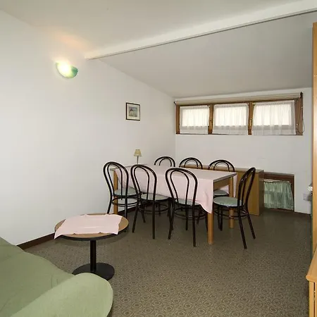 Semesterpark Camping Hotel Au Lac De Como *