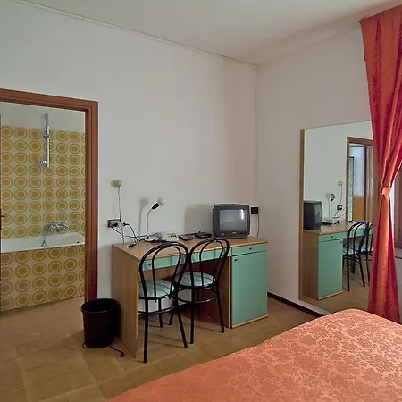 Semesterpark Camping Hotel Au Lac De Como Sorico
